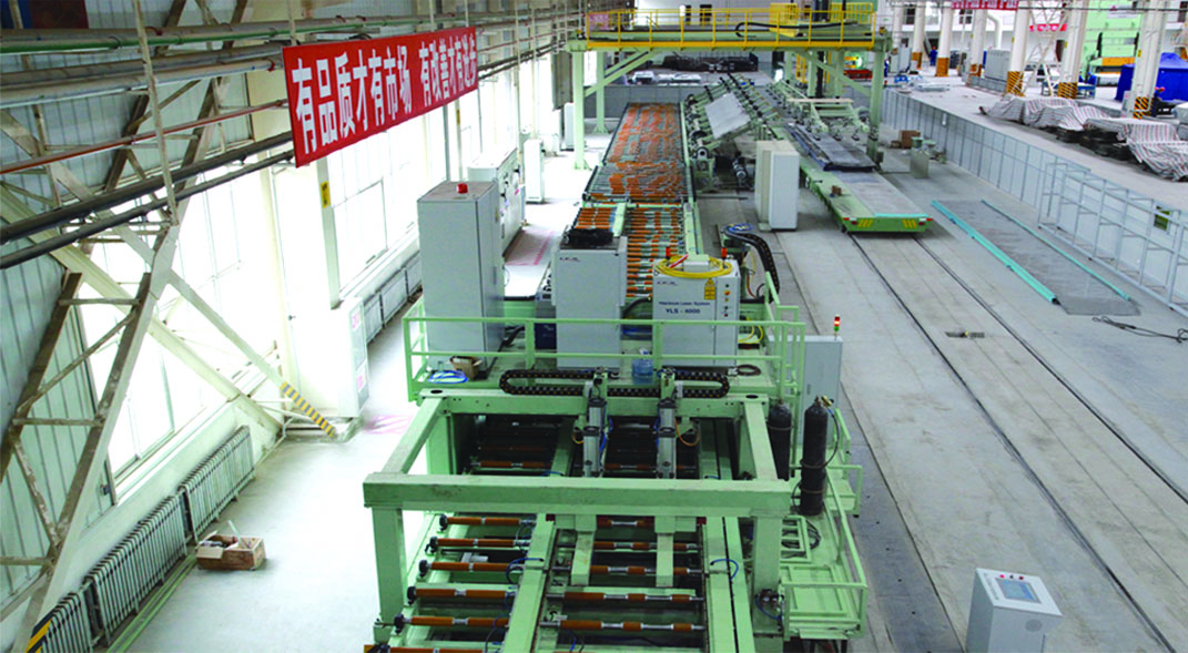 板式換熱器激光焊接切割生產(chǎn)線(xiàn).jpg